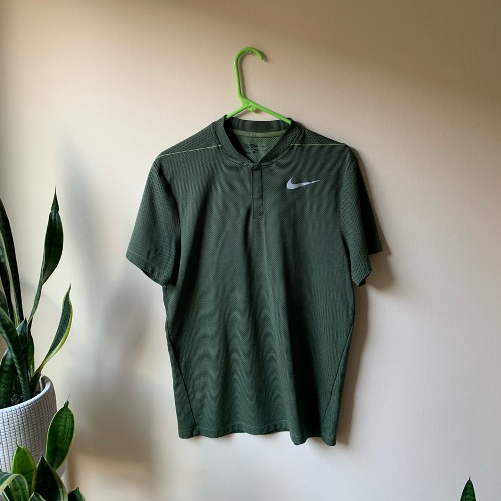 Nike Golf Green Shirt, size medium